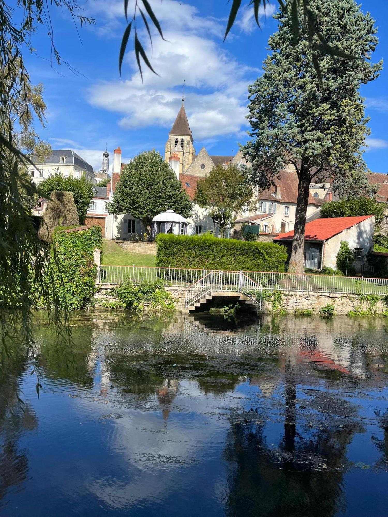 Studio Tropical , Vierzon , Proche Gare , Tout Confort ภายนอก รูปภาพ